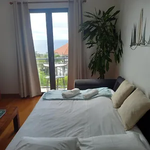Apartment Amazing Sea Light Apartment, Close To The Beach., Santa Cruz (Madeira)